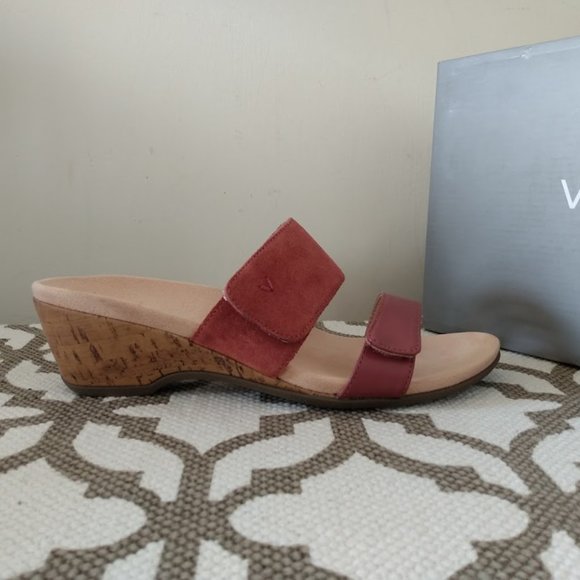 Vionic Bayu Sandal - Picture 3 of 8